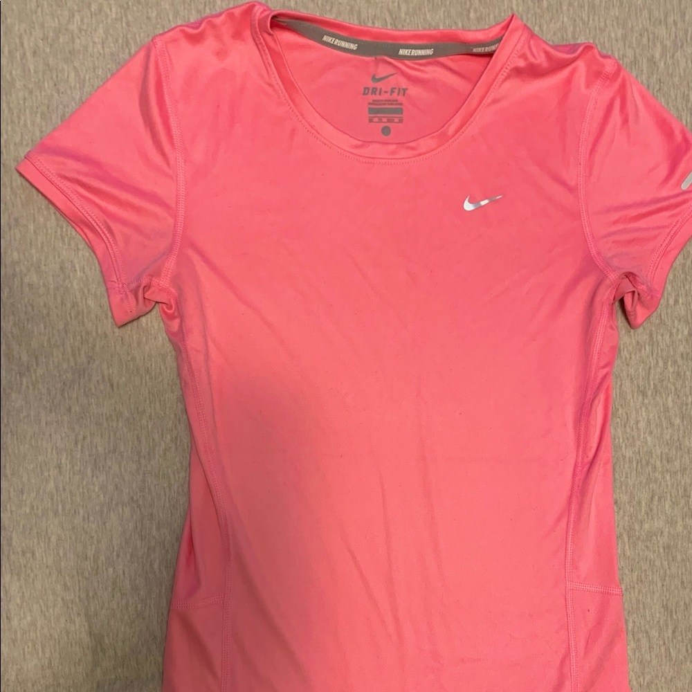 Women’s Nike “Miler” running short sleeve size XS